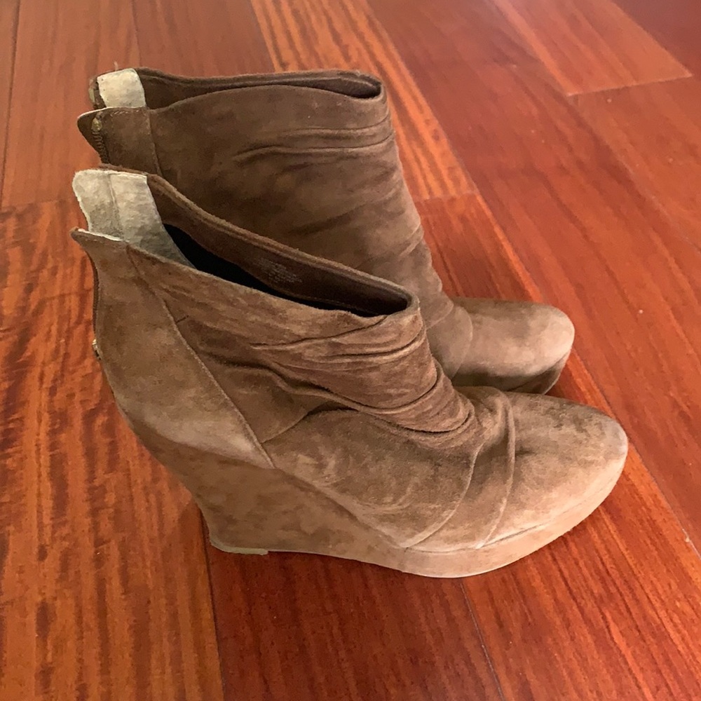 Ankle bootie